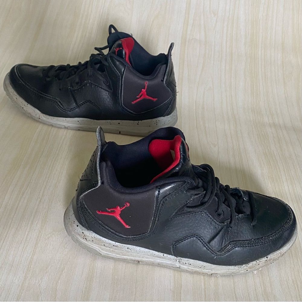 Nike - Jordan Courtside - Red and Black Sneakers